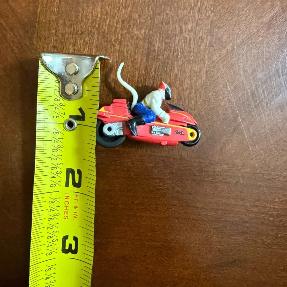 Biker Mice from Mars VINNIE Figure‎ 1993 Galoob Micro Machines Red Motorcycle